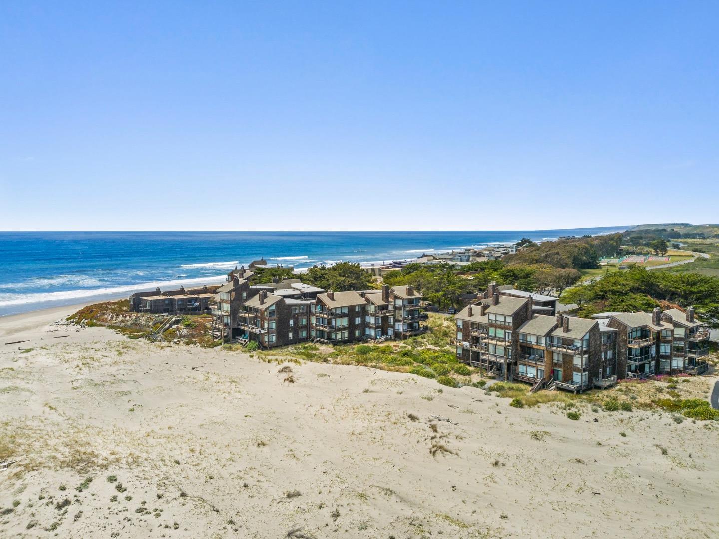 52 Pelican Point