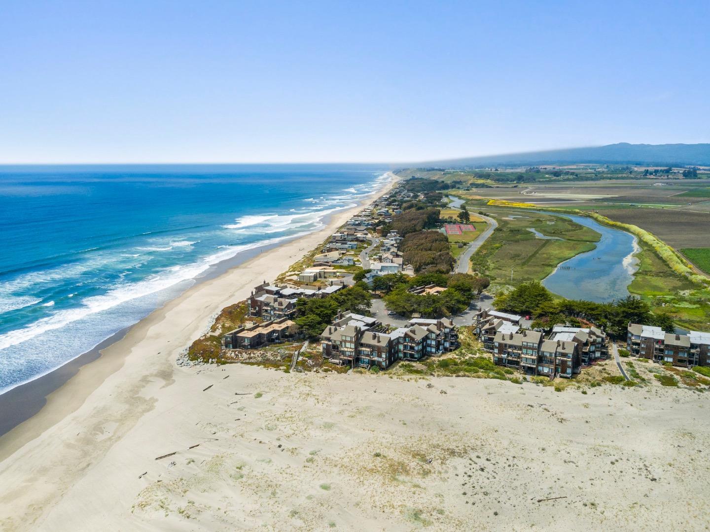 52 Pelican Point