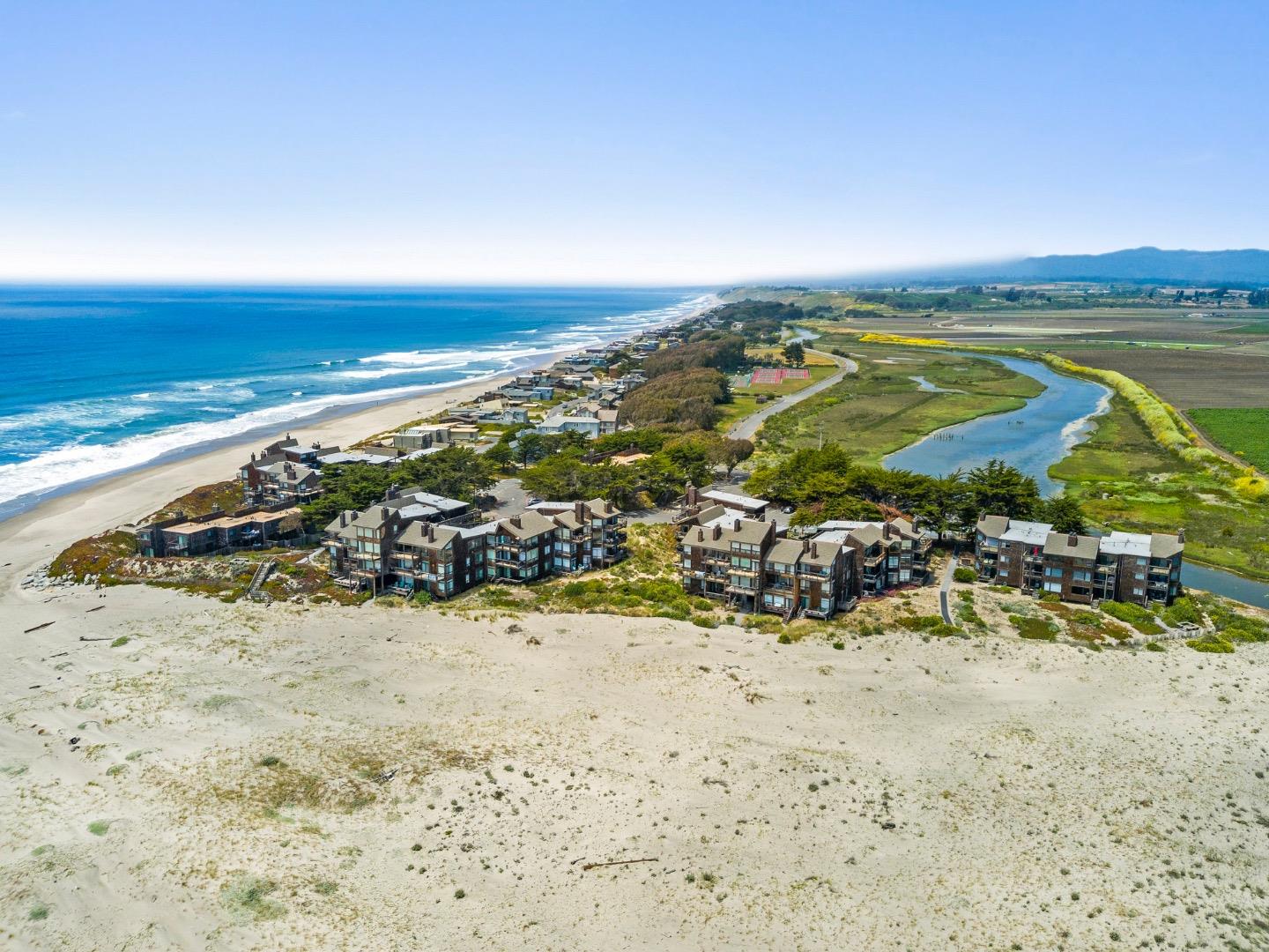 52 Pelican Point