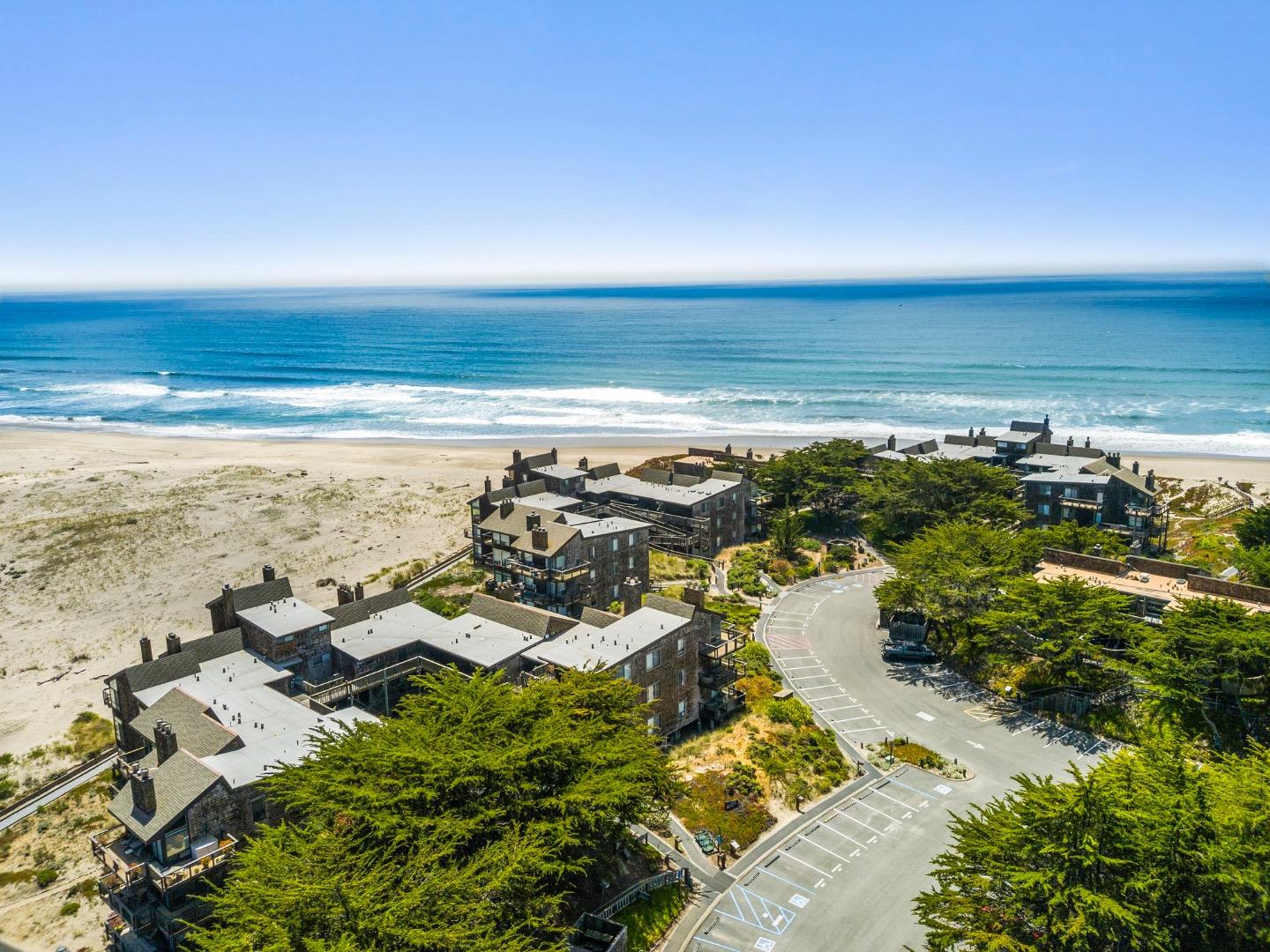 52 Pelican Point