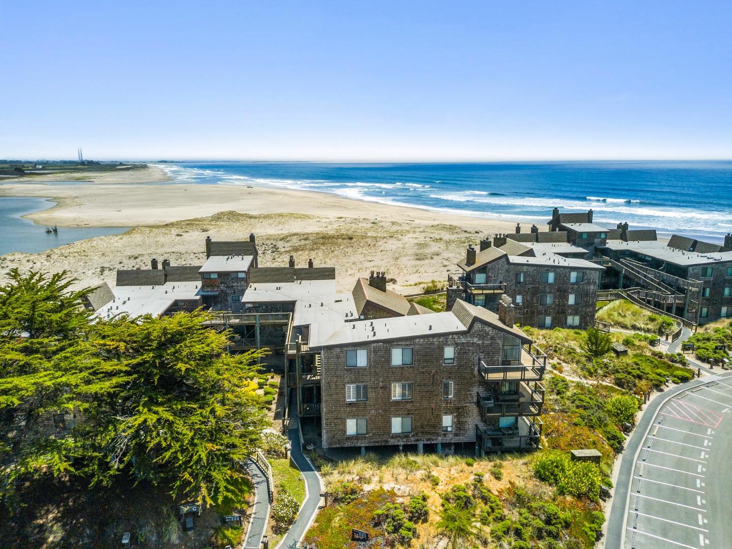 52 Pelican Point