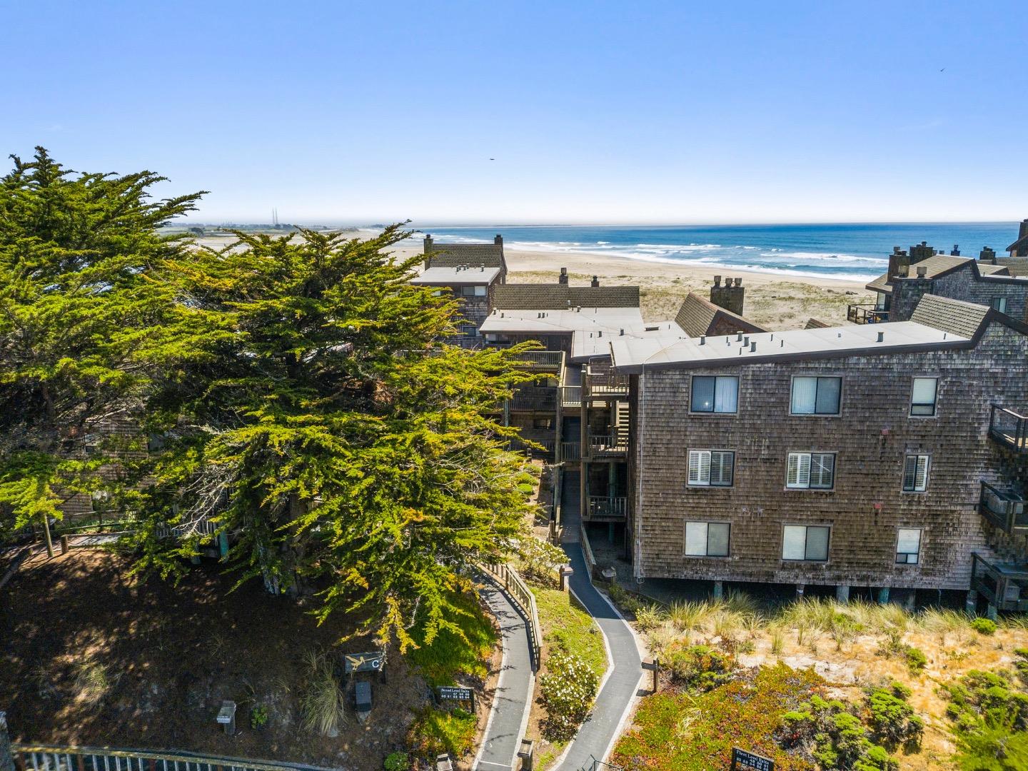 52 Pelican Point