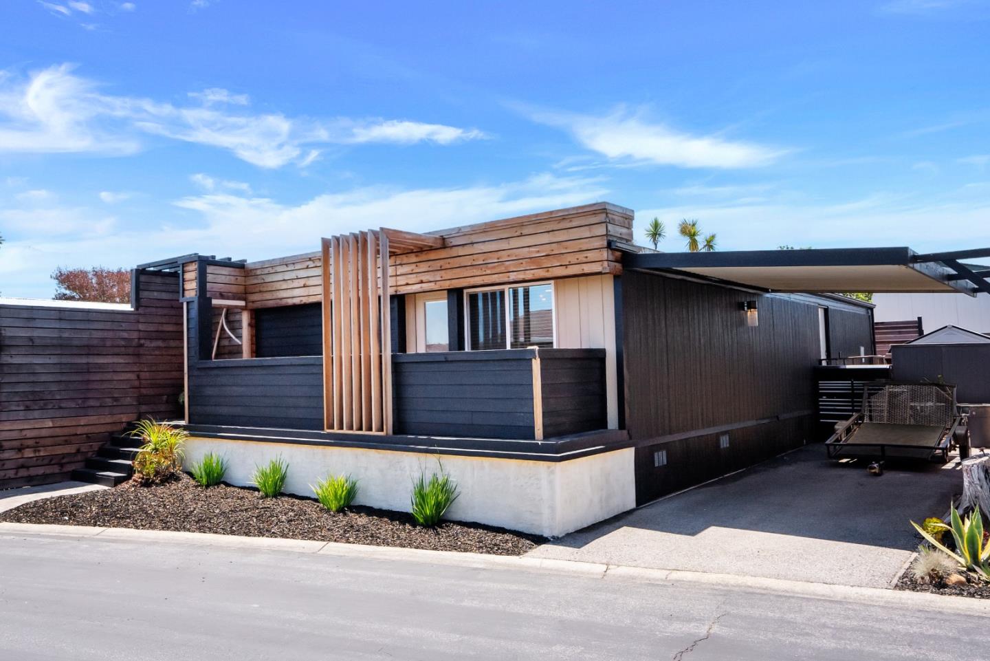 2395 Delaware Avenue Unit: 141