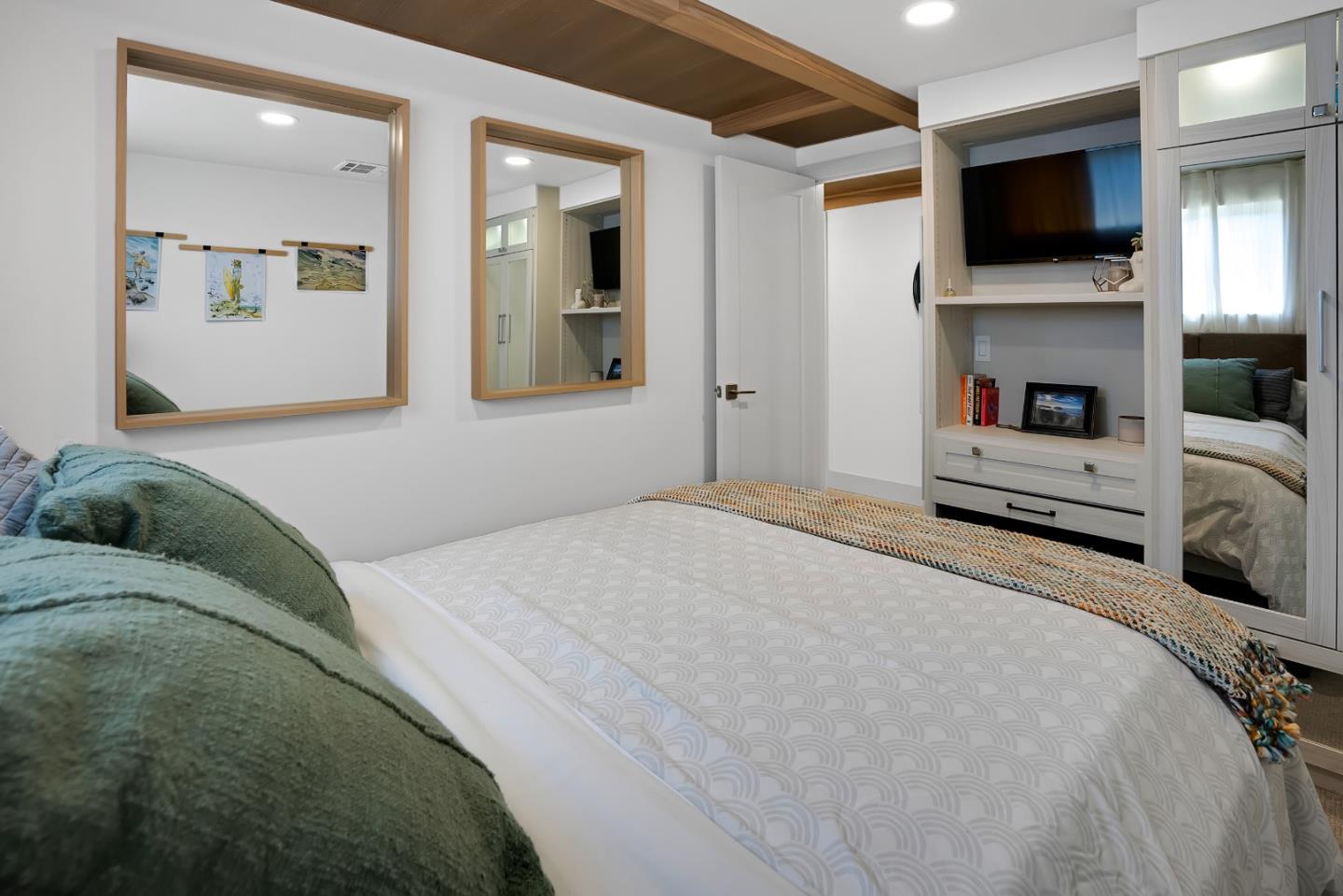 2395 Delaware Avenue Unit: 141