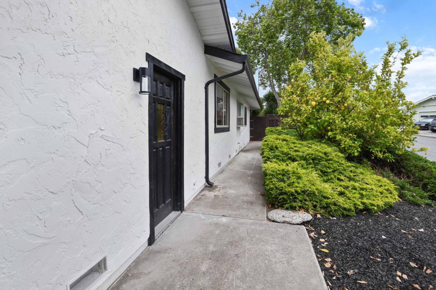 16 Melwood Court