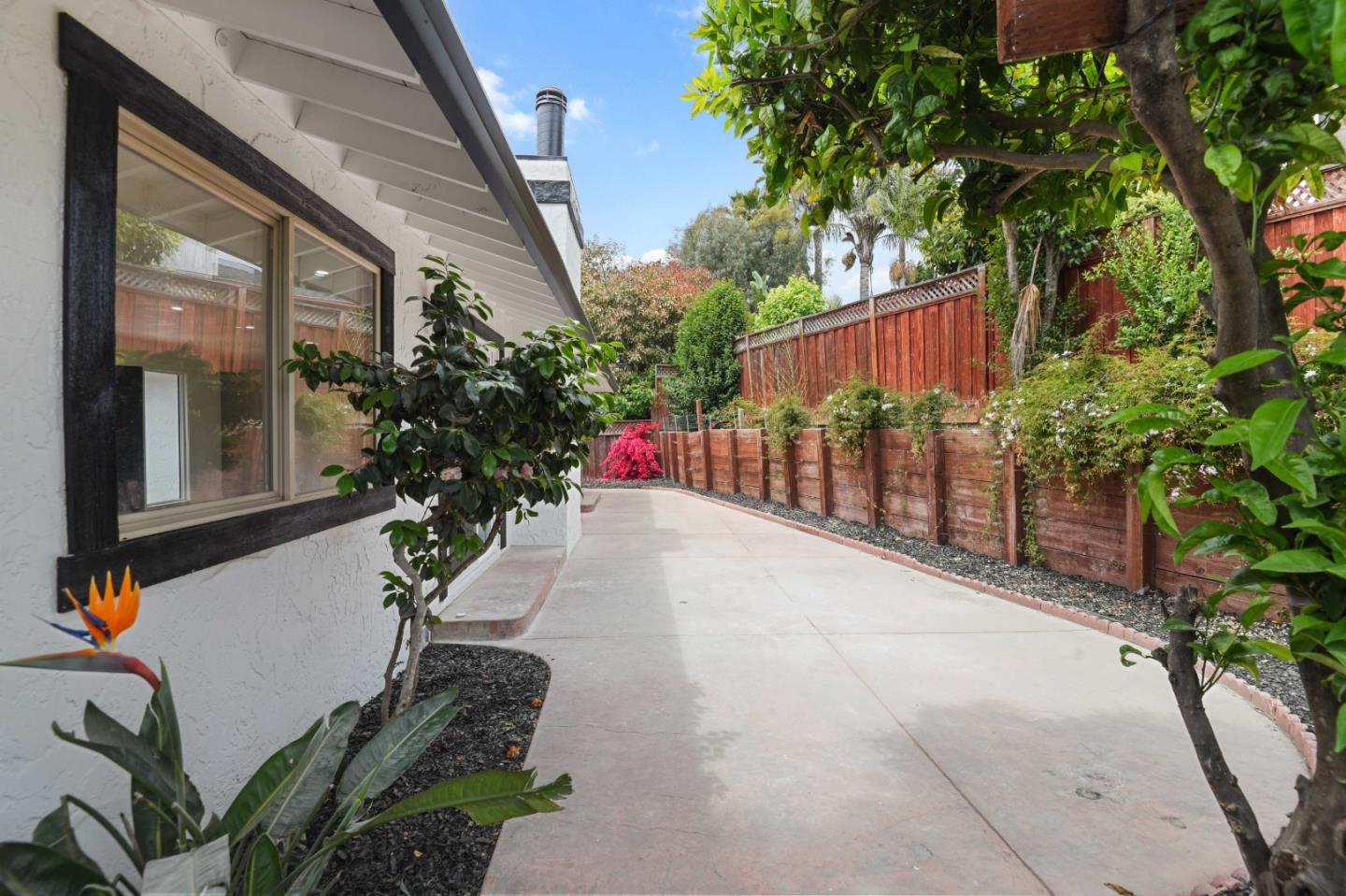 16 Melwood Court