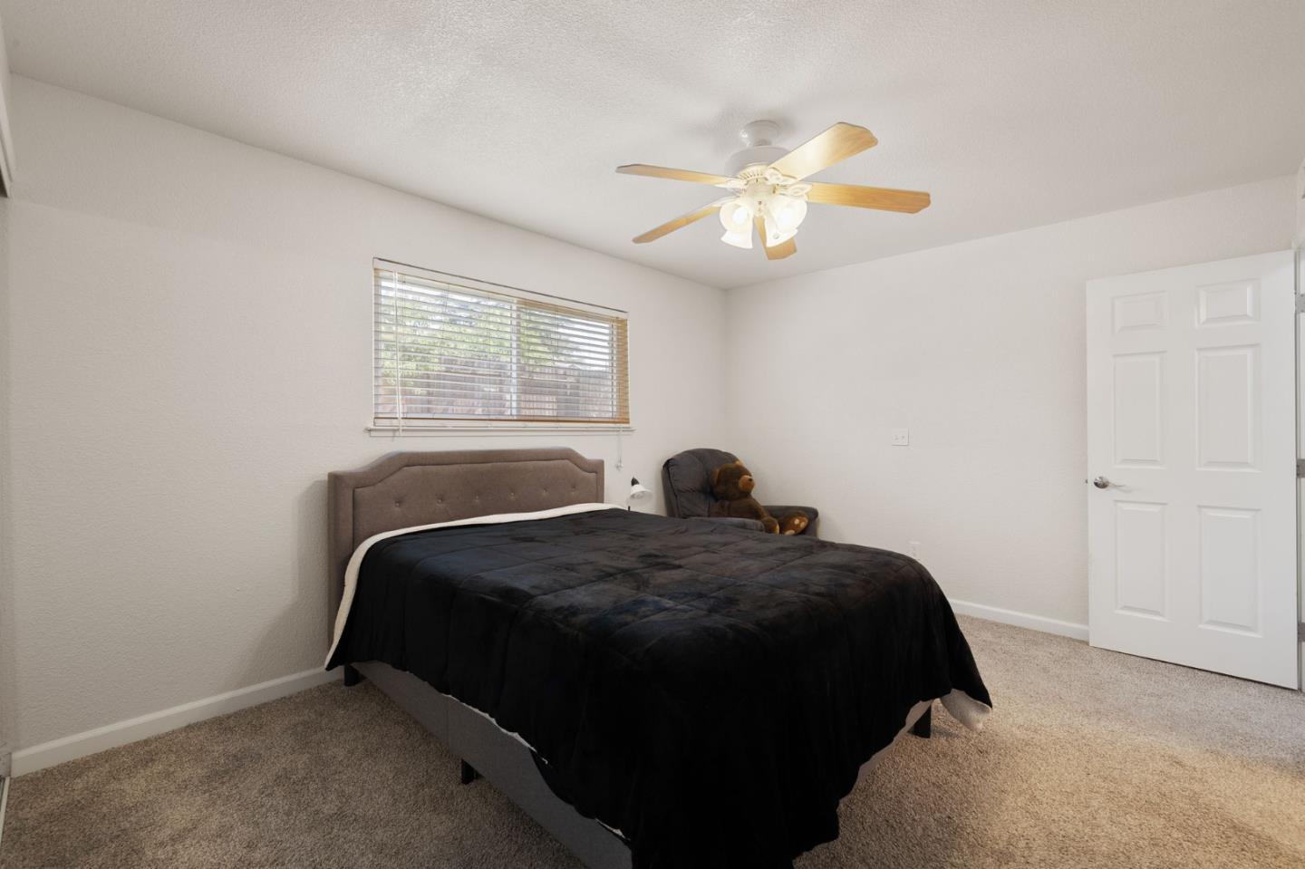 4165 Ernestine Way