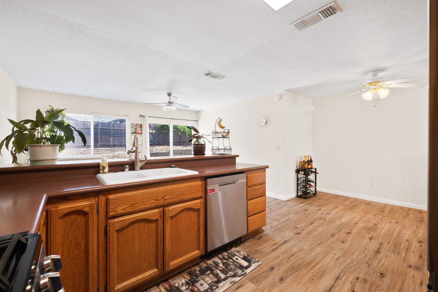 4165 Ernestine Way