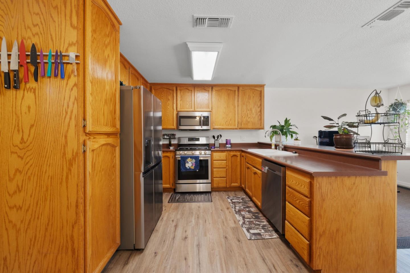4165 Ernestine Way