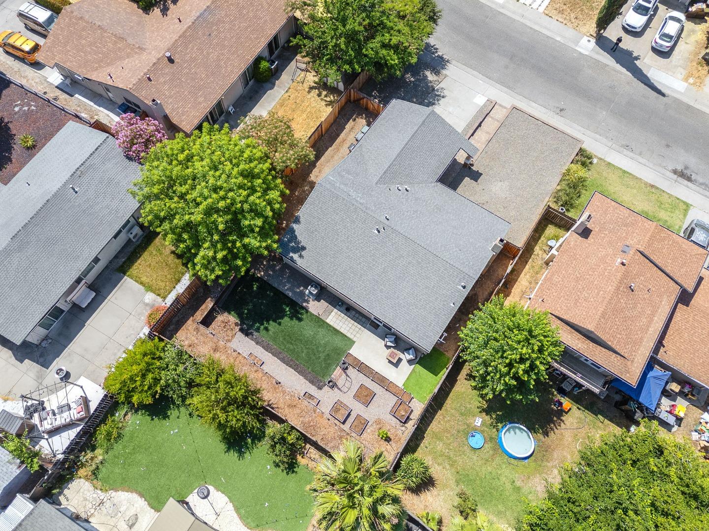 4165 Ernestine Way