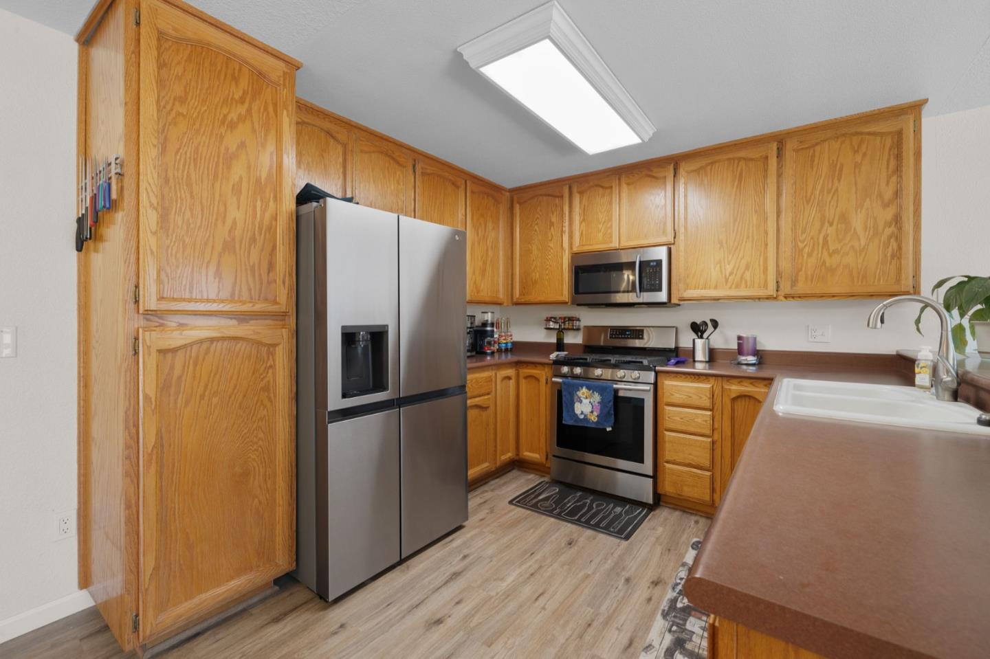 4165 Ernestine Way