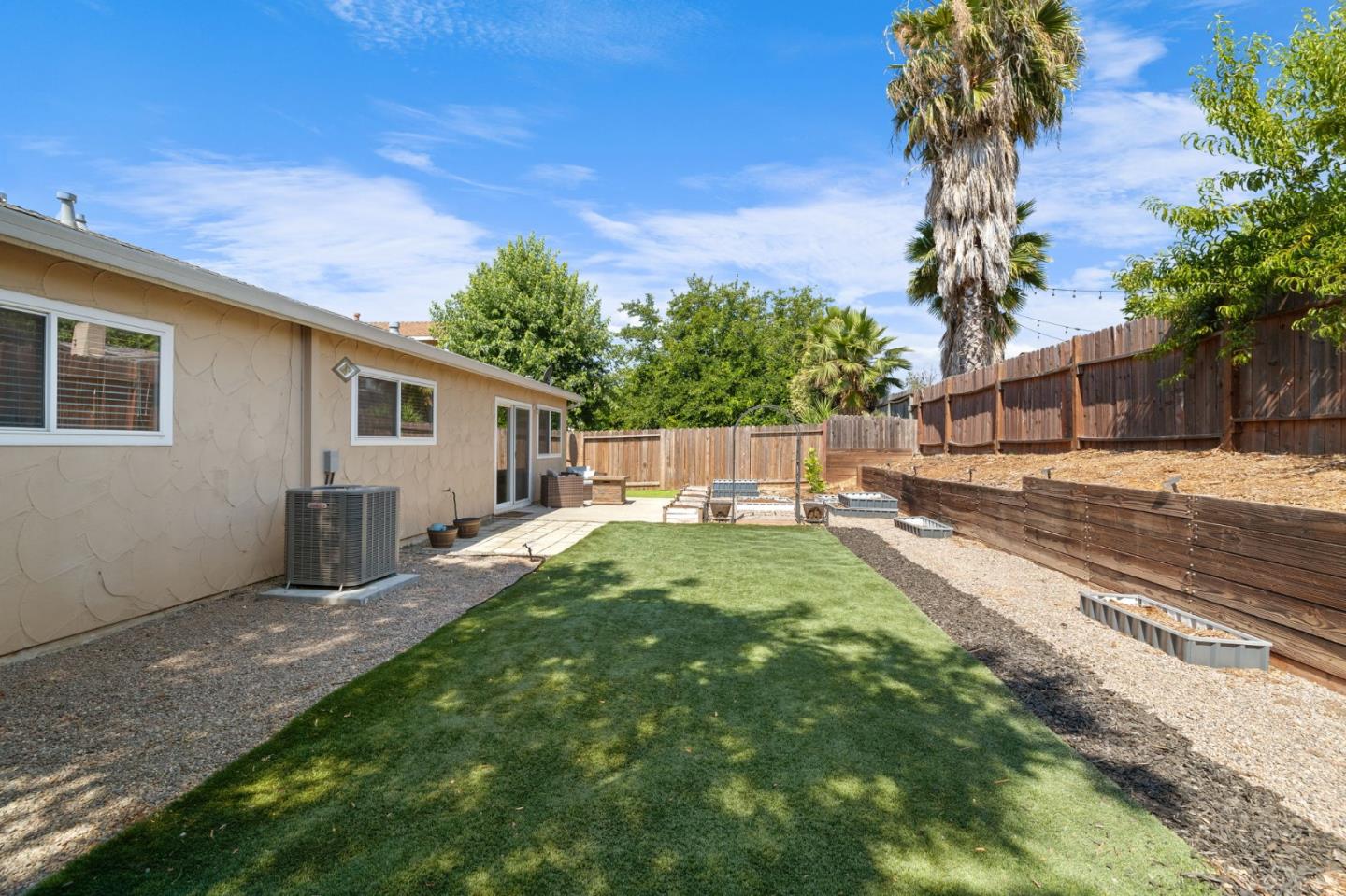 4165 Ernestine Way
