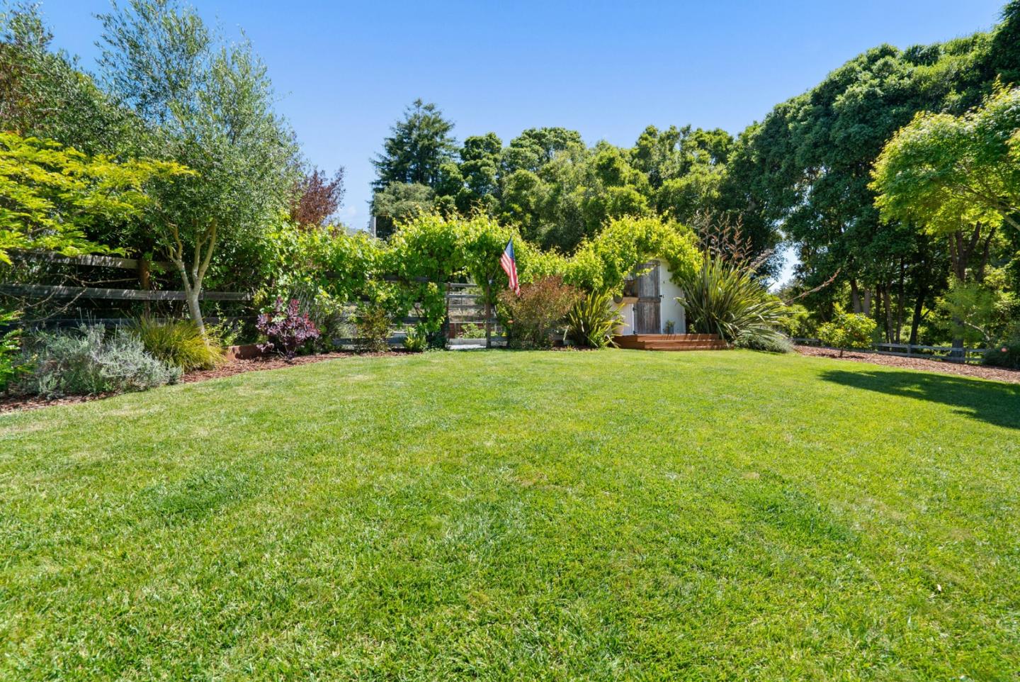 995 Old Farm Lane