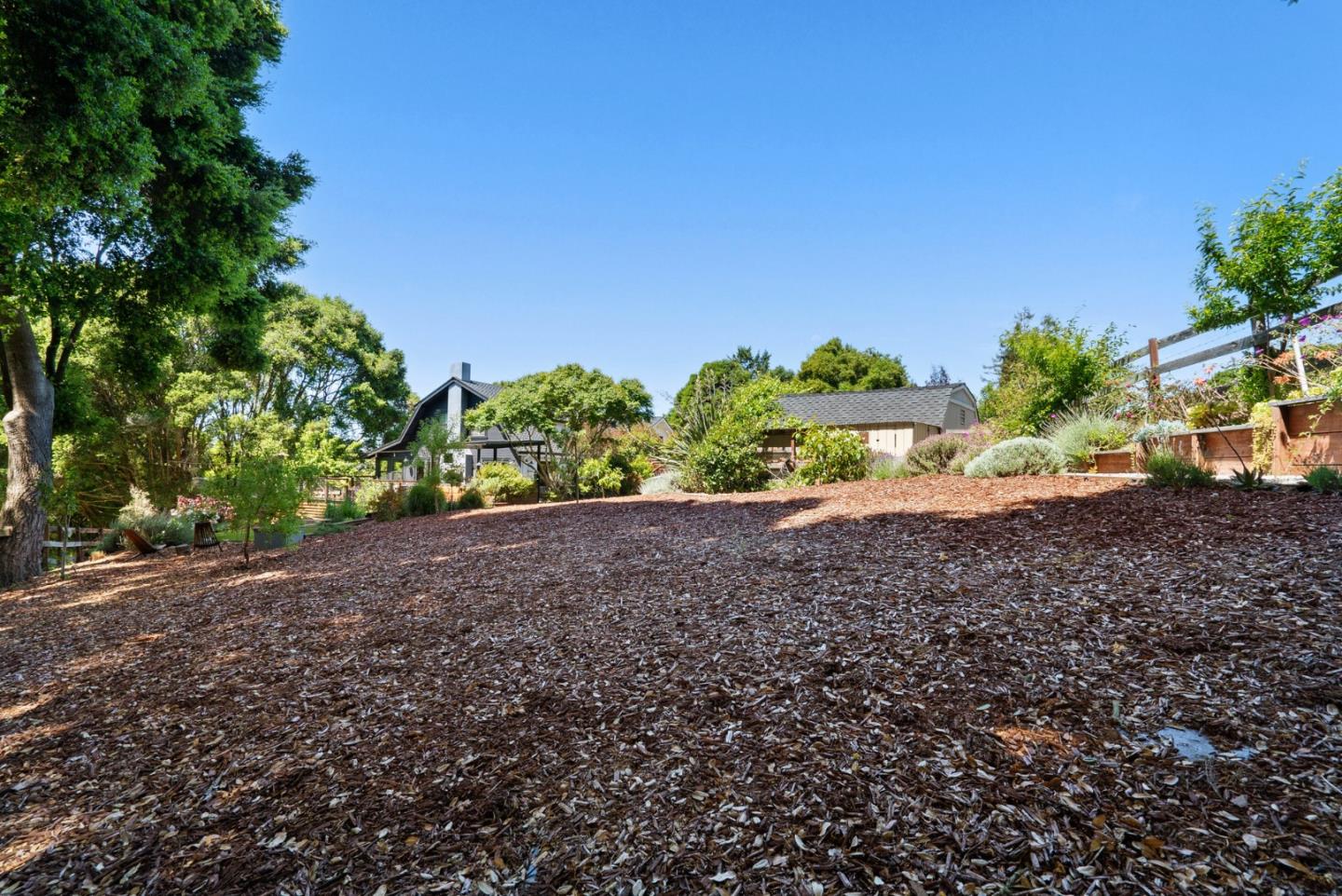 995 Old Farm Lane