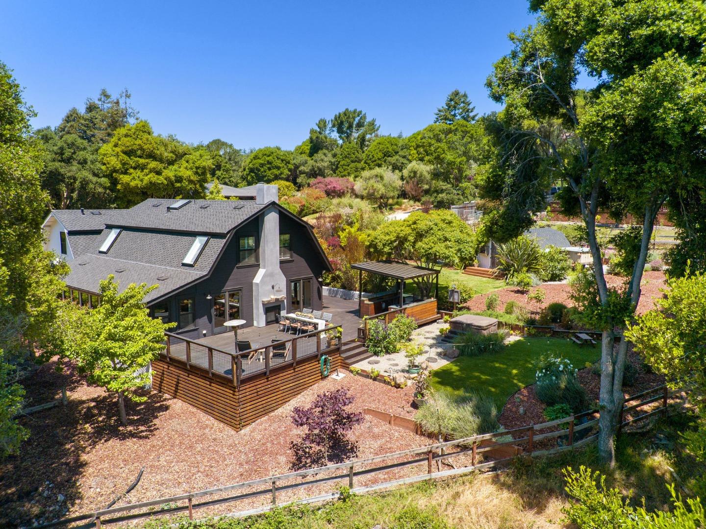 995 Old Farm Lane