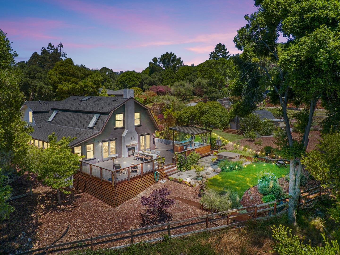 995 Old Farm Lane