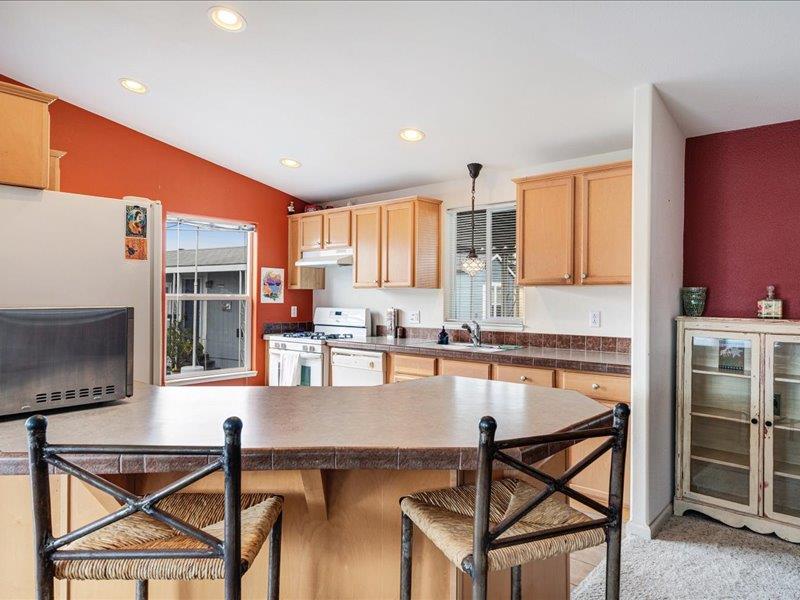1625 Brommer Street Unit: 16