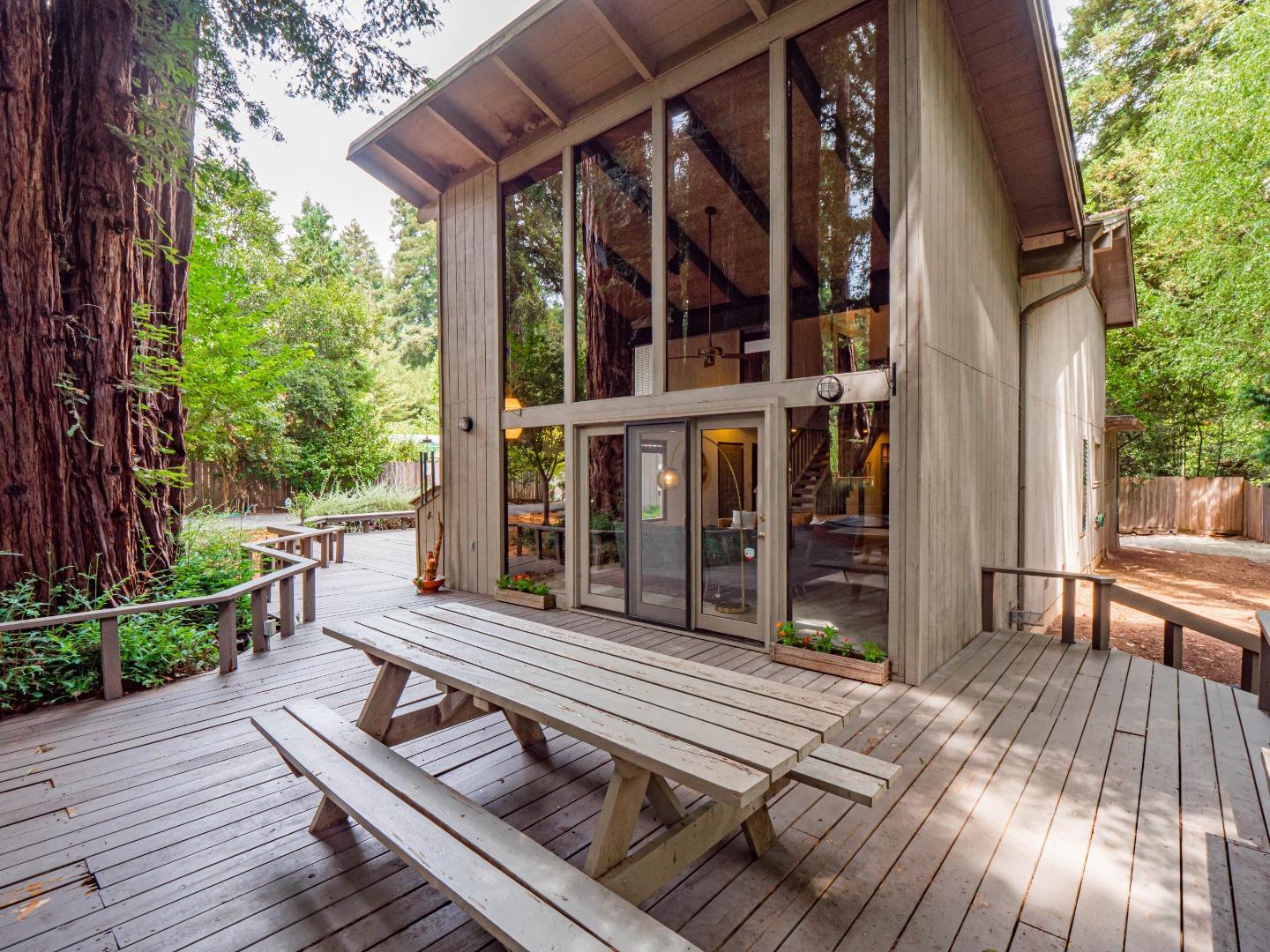 251 Sunnycroft Road