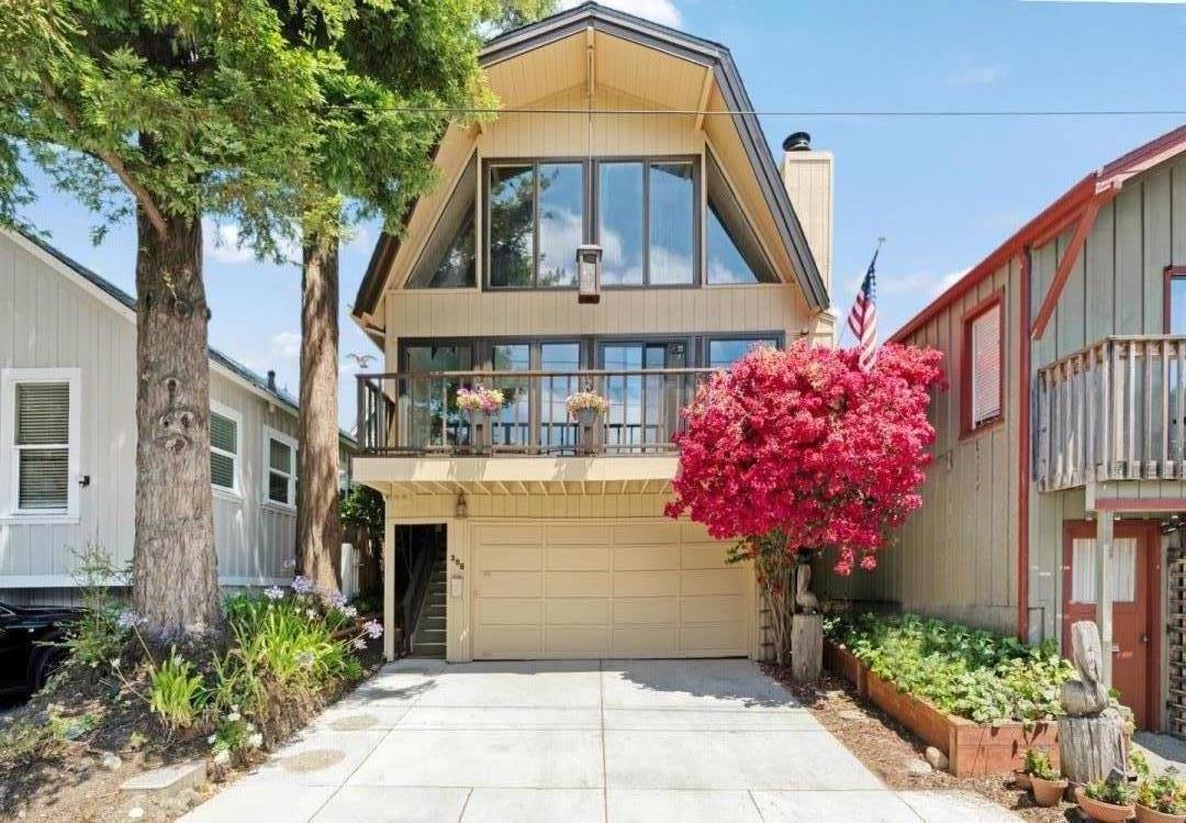 208 Brook Avenue