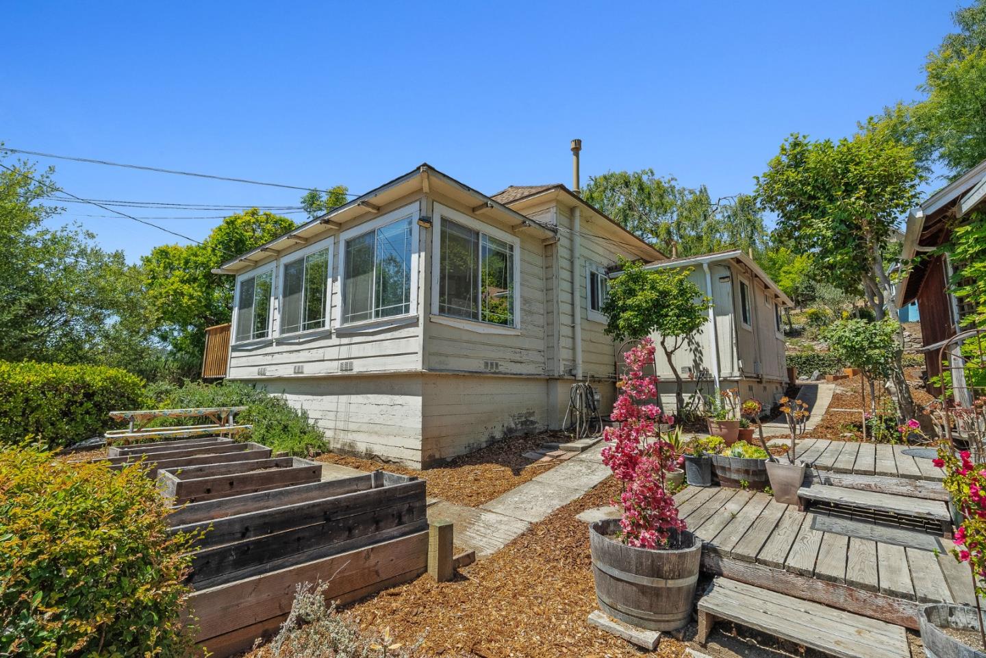 1284 Amesti Road