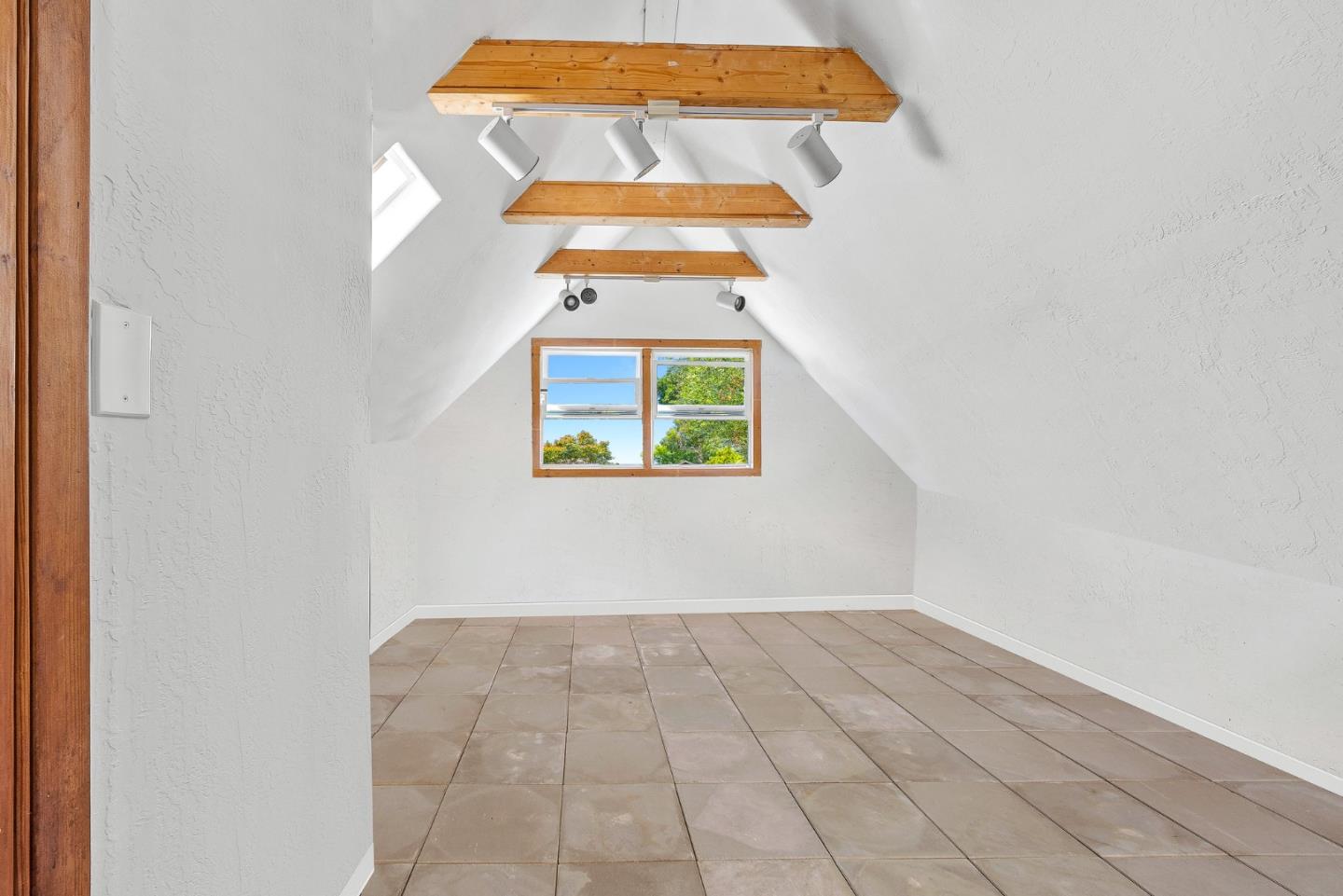 1284 Amesti Road