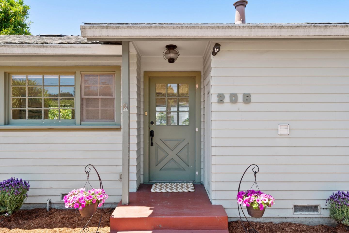 206 Bayview Court