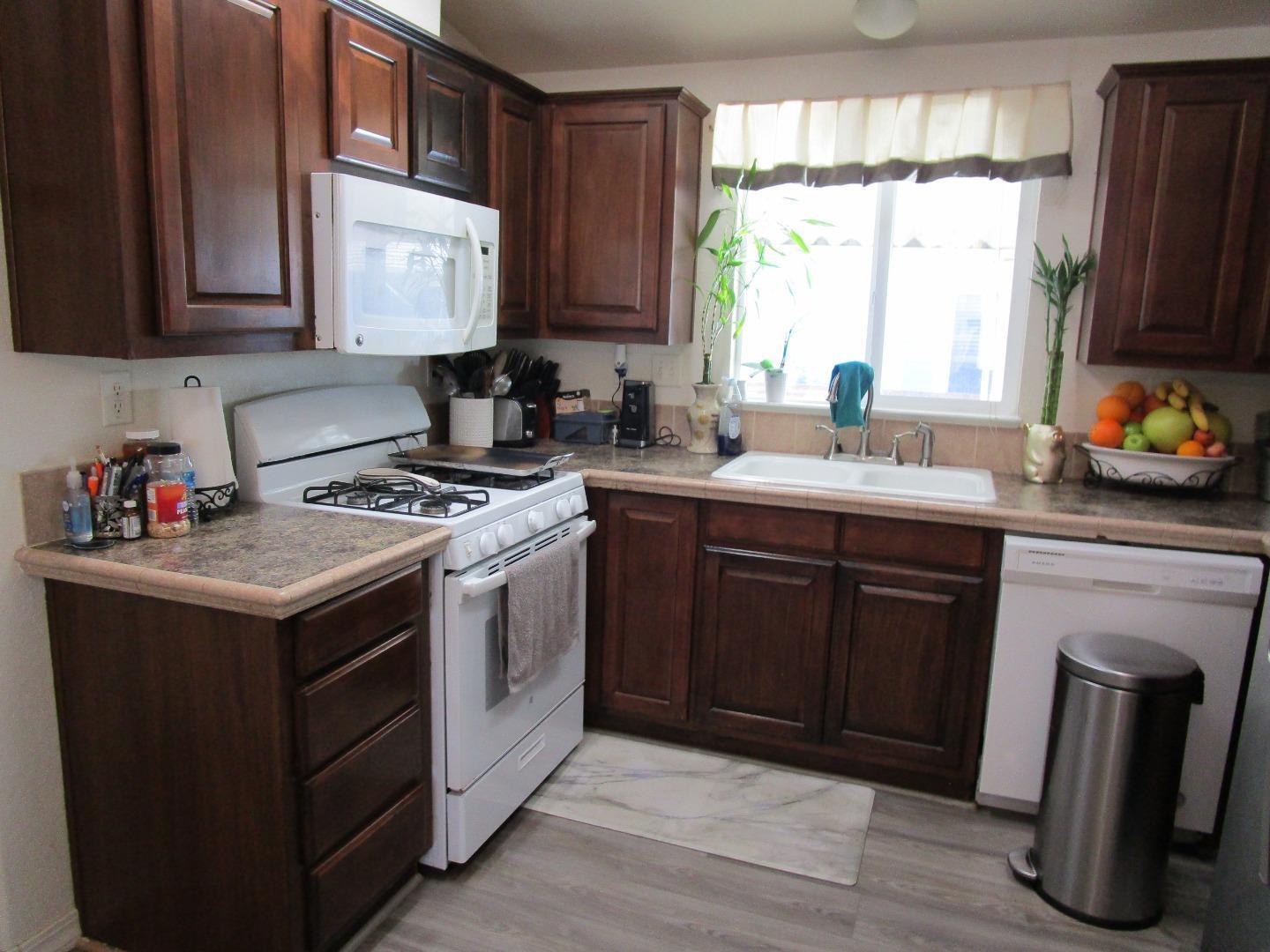 49 Blanca LN 715