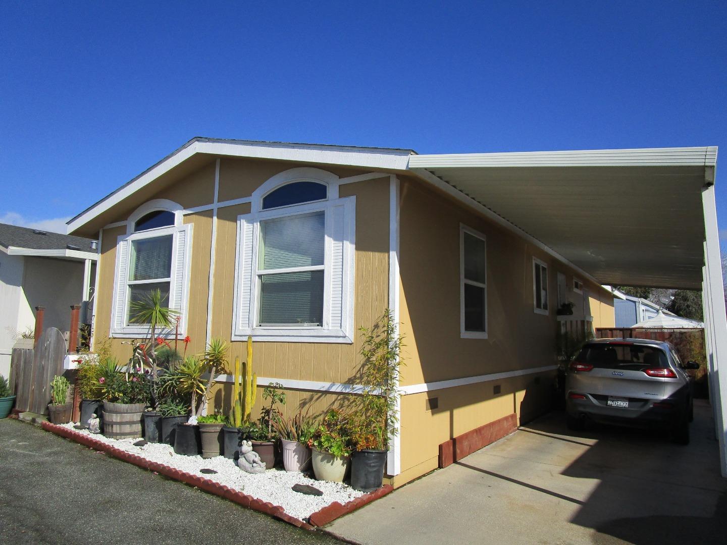 49 Blanca LN 715