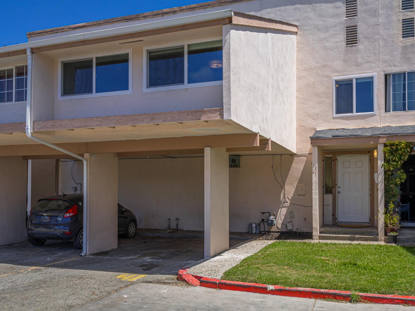 919 Acosta Plaza 41