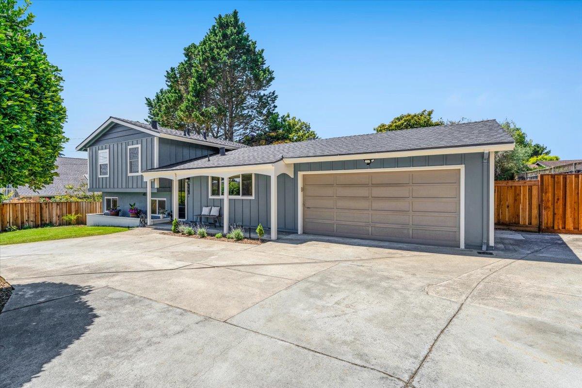 806 Clubhouse Drive