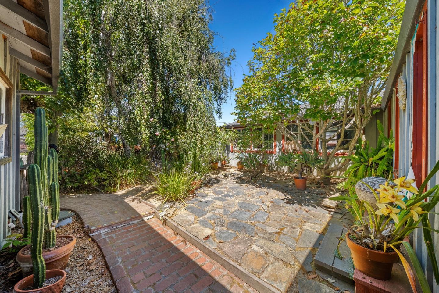 351 Oxford Way