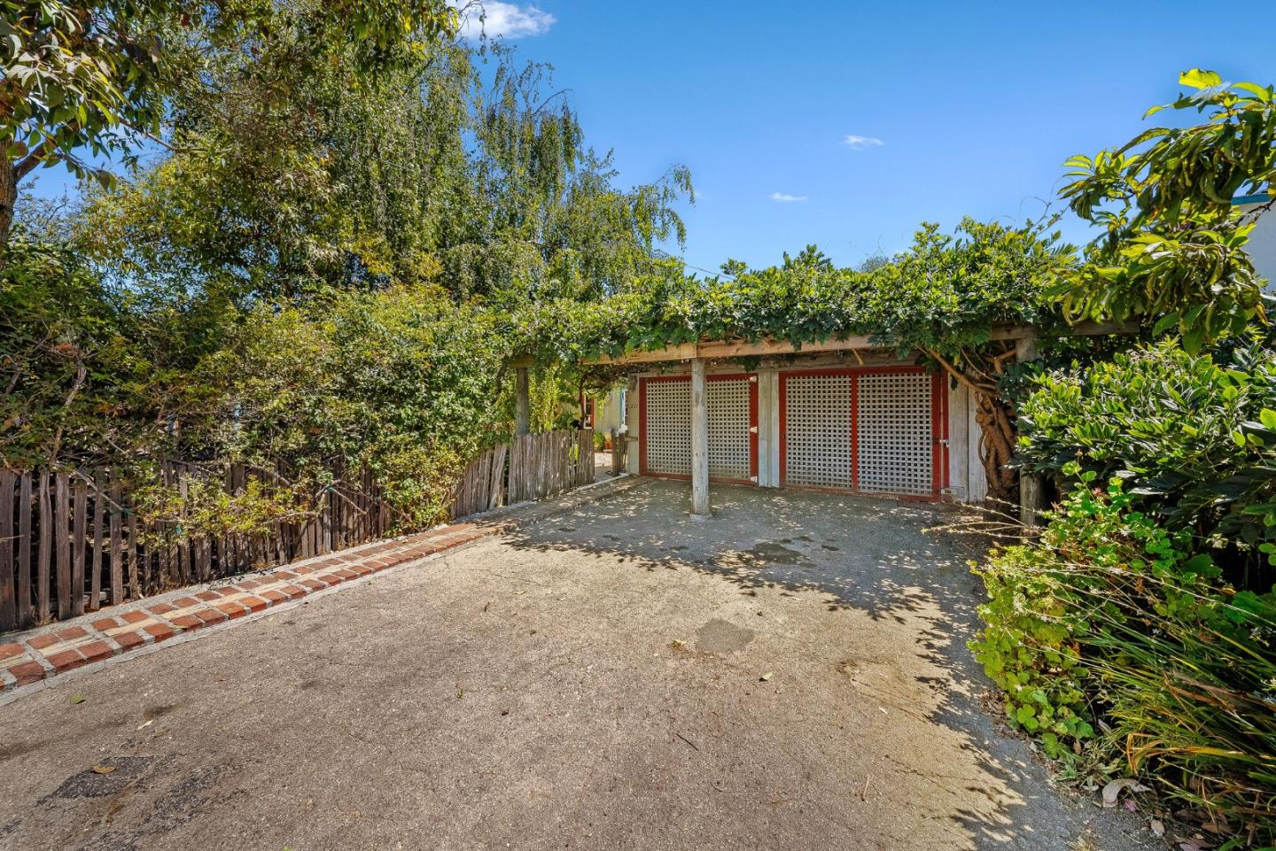 351 Oxford Way