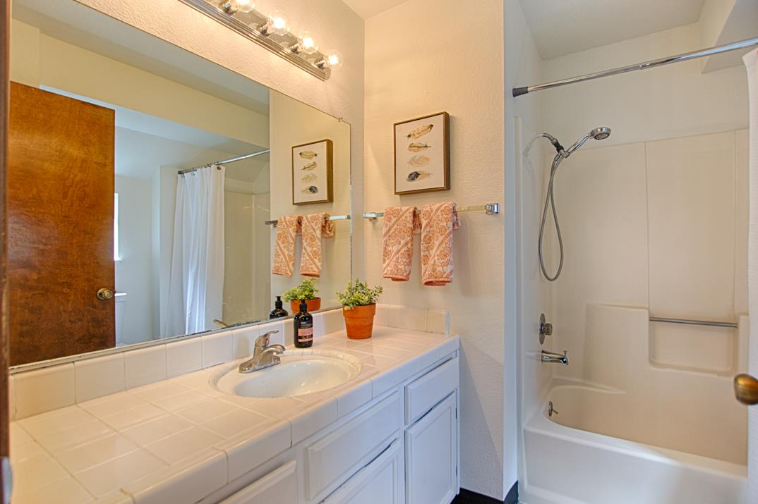 2607 Mallory Lane