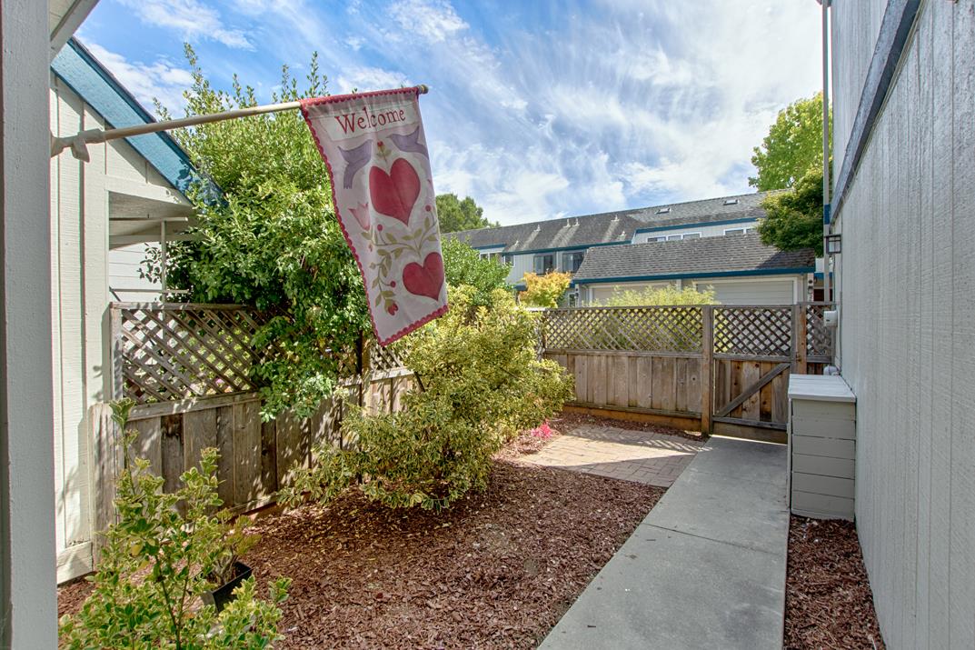 2607 Mallory Lane