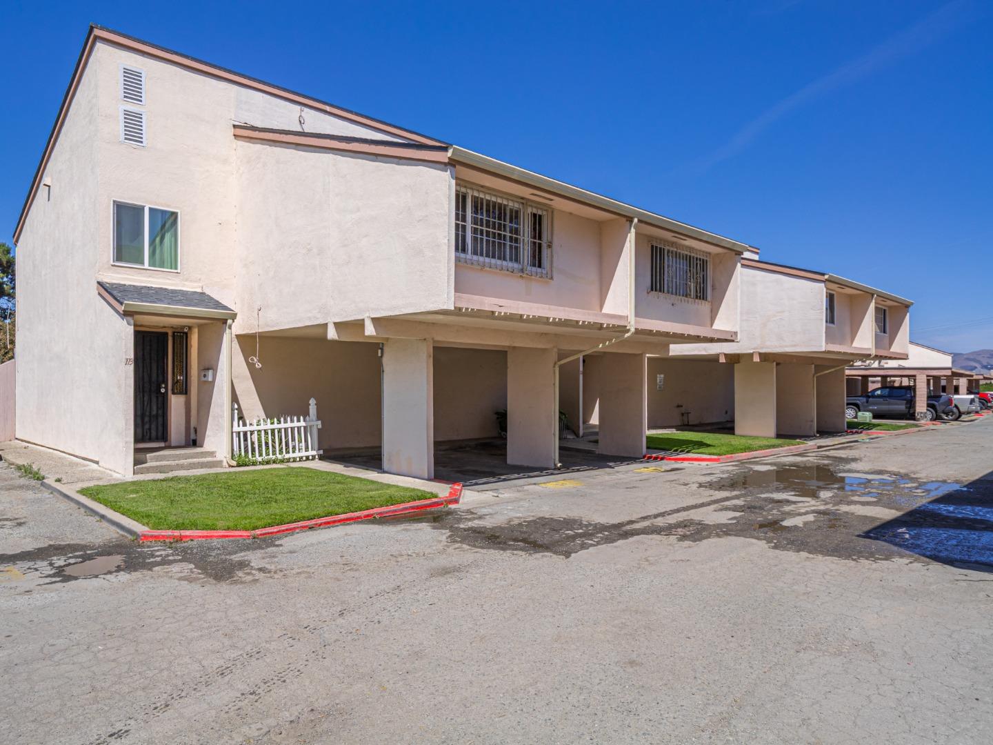 914 Acosta Plaza 111