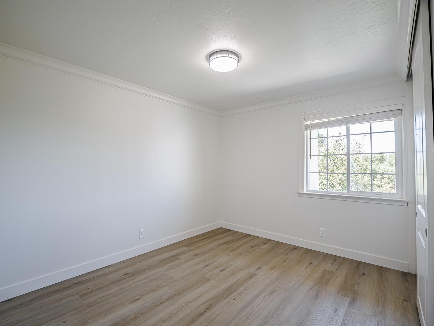 914 Acosta Plaza 111