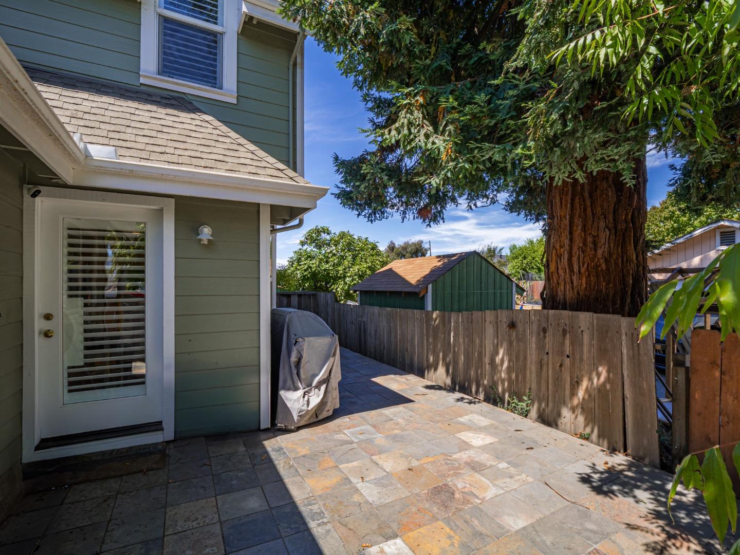 4 Holly Drive B