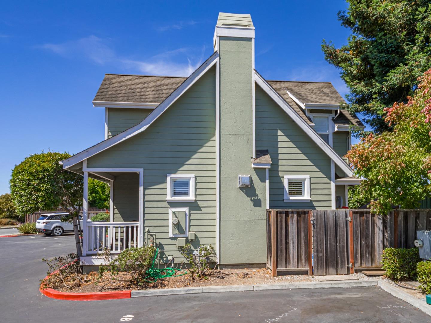 4 Holly Drive B