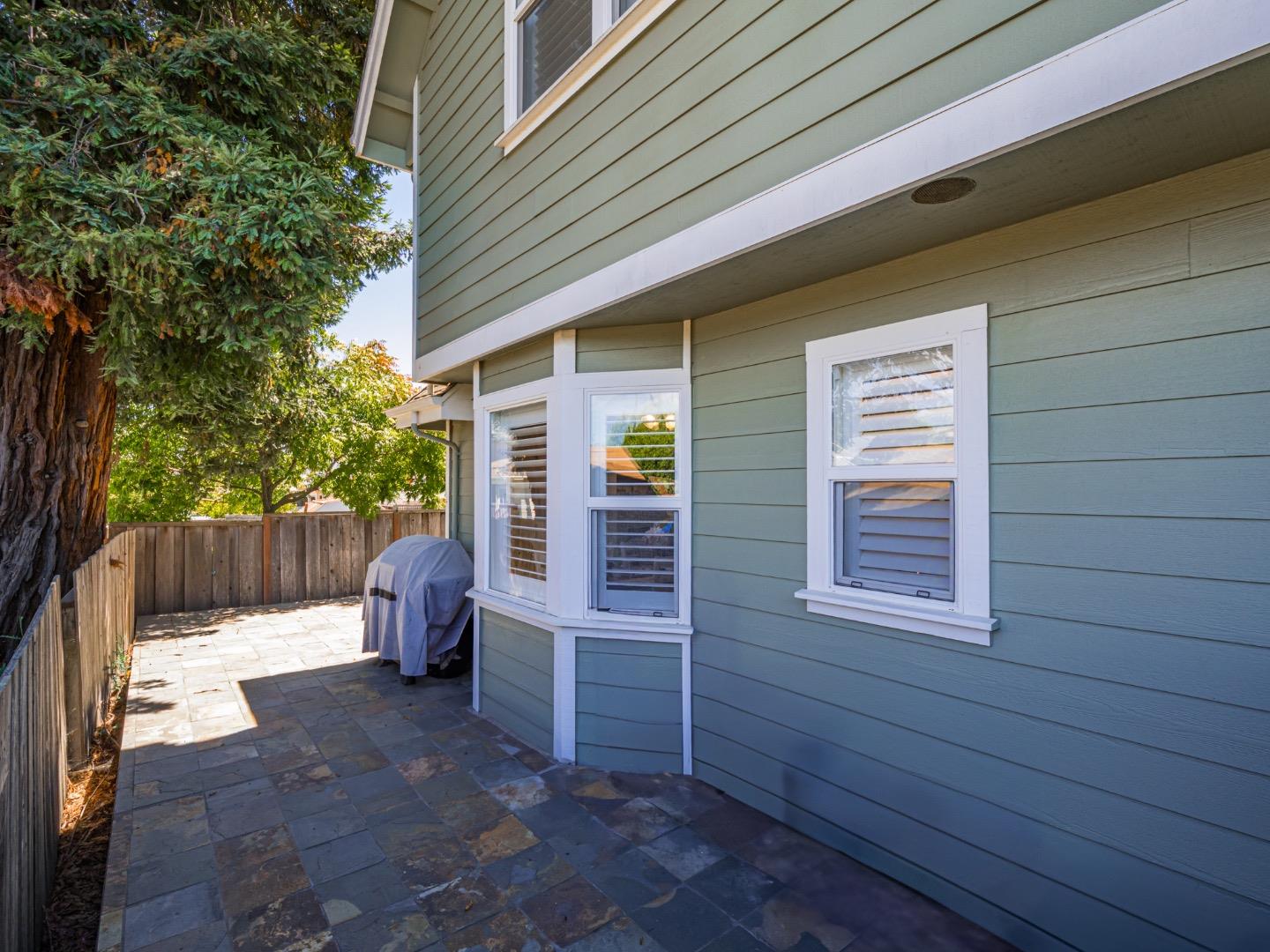 4 Holly Drive B