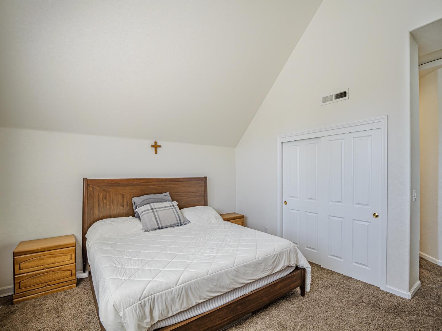 4 Holly Drive B