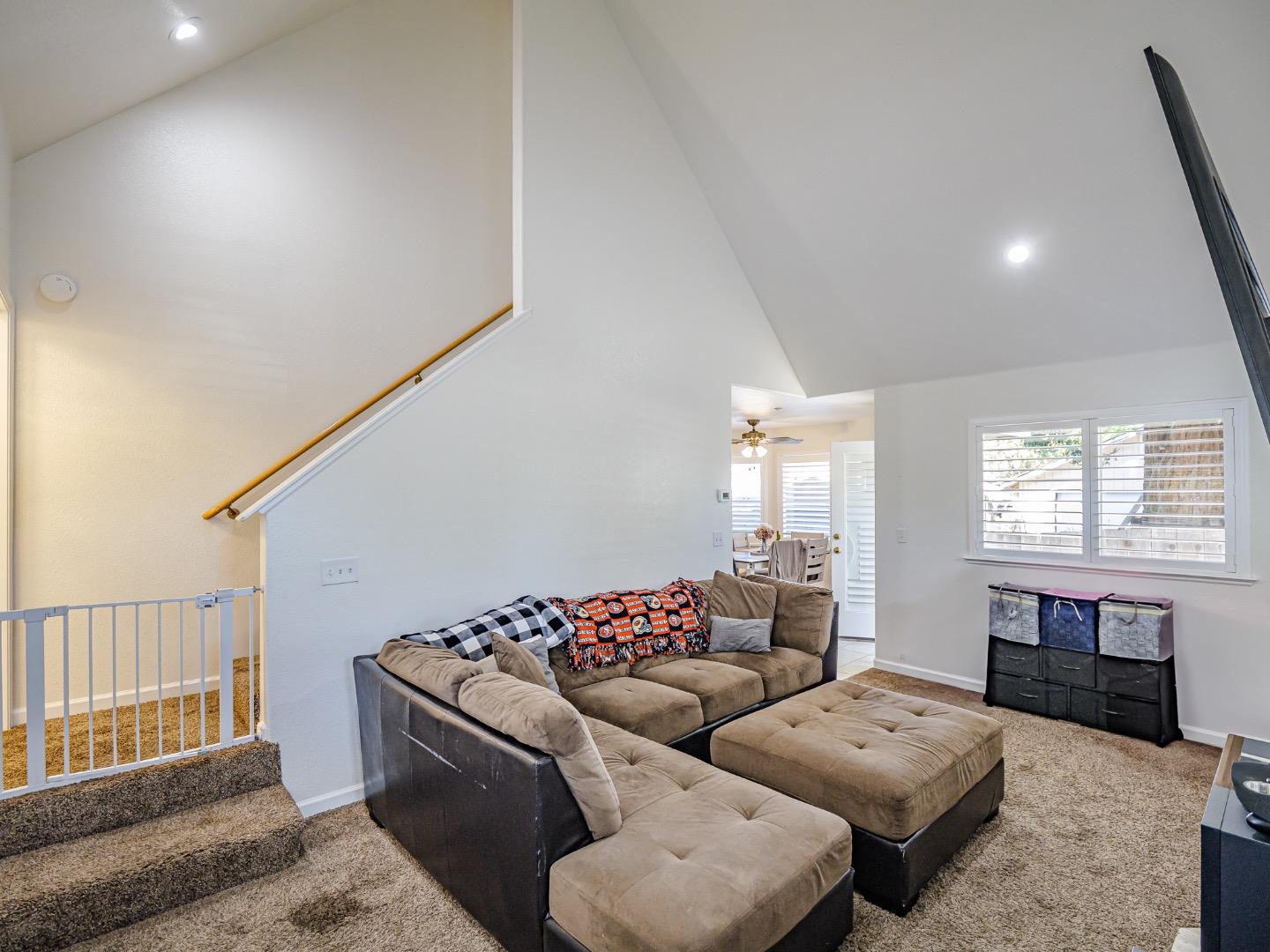 4 Holly Drive B