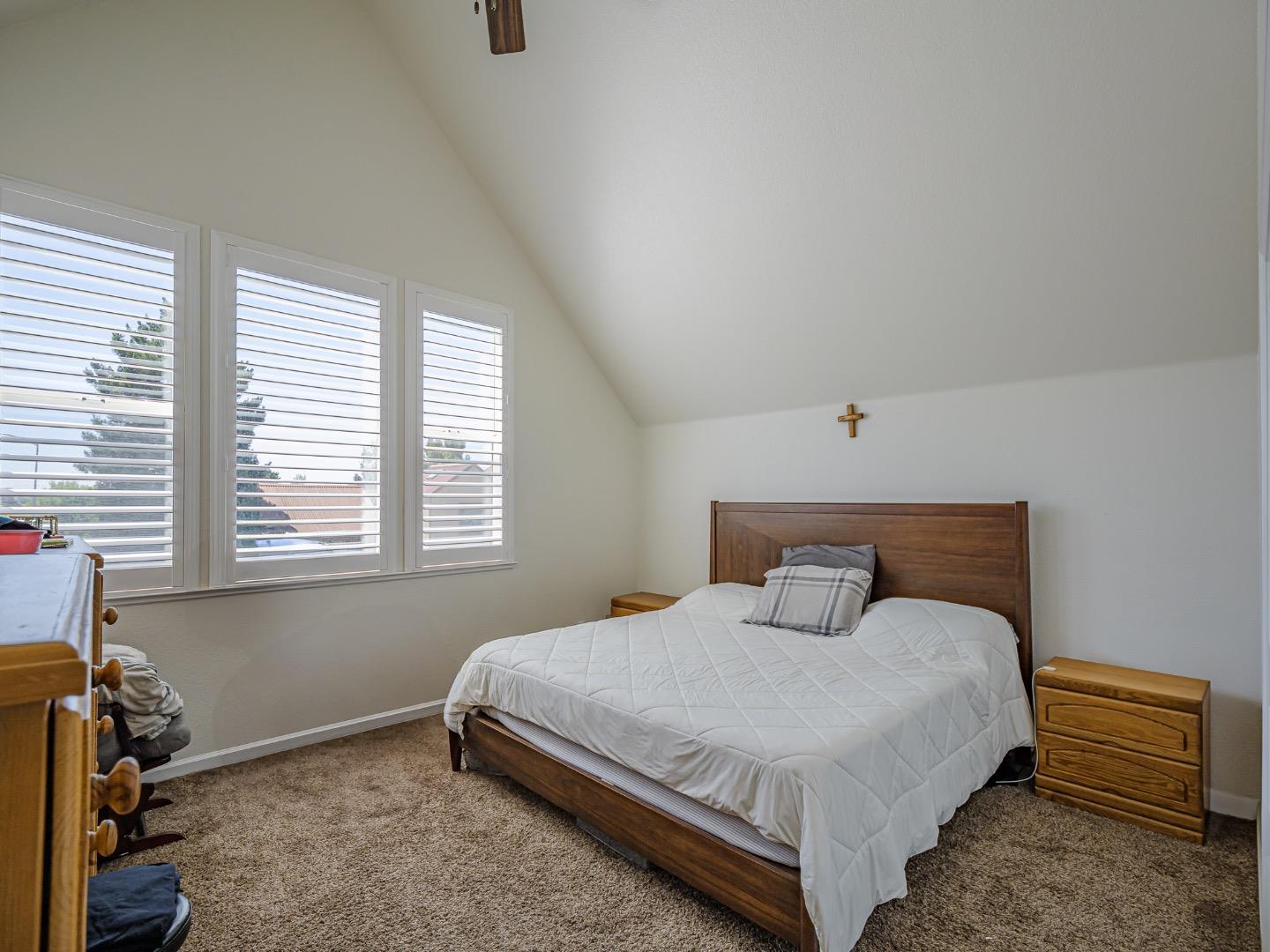 4 Holly Drive B