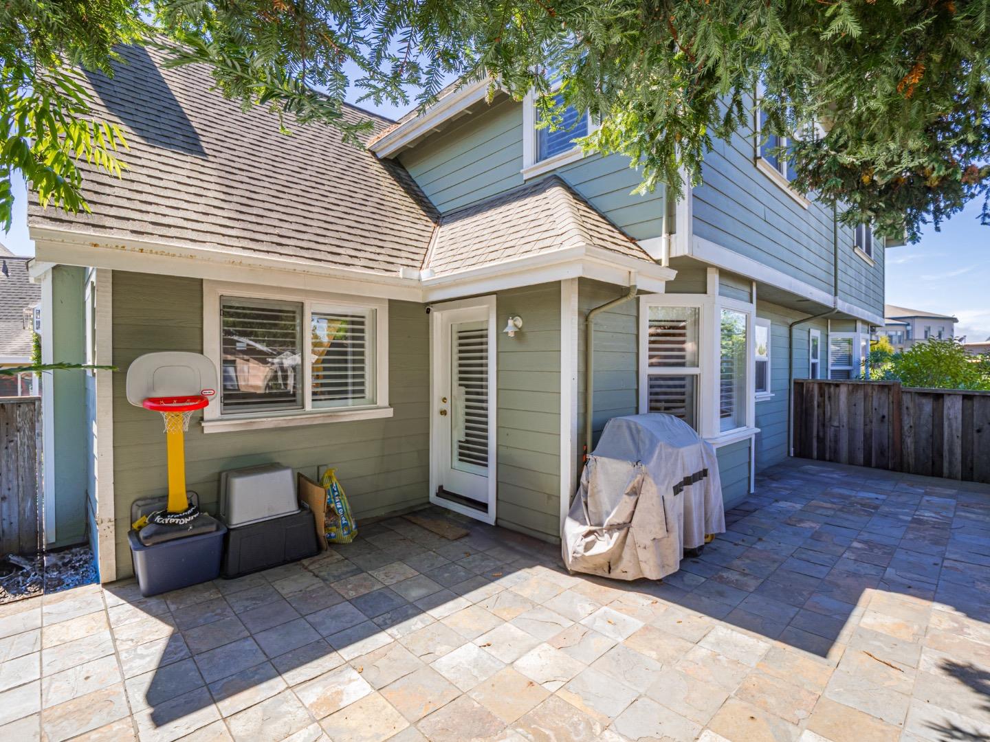 4 Holly Drive B
