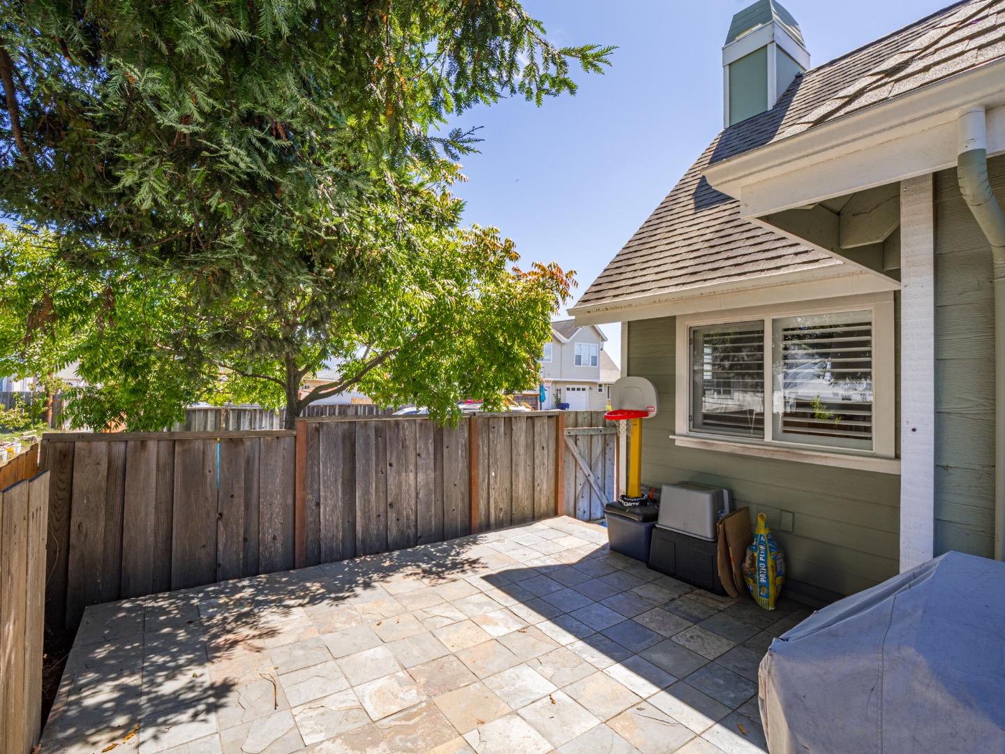 4 Holly Drive B