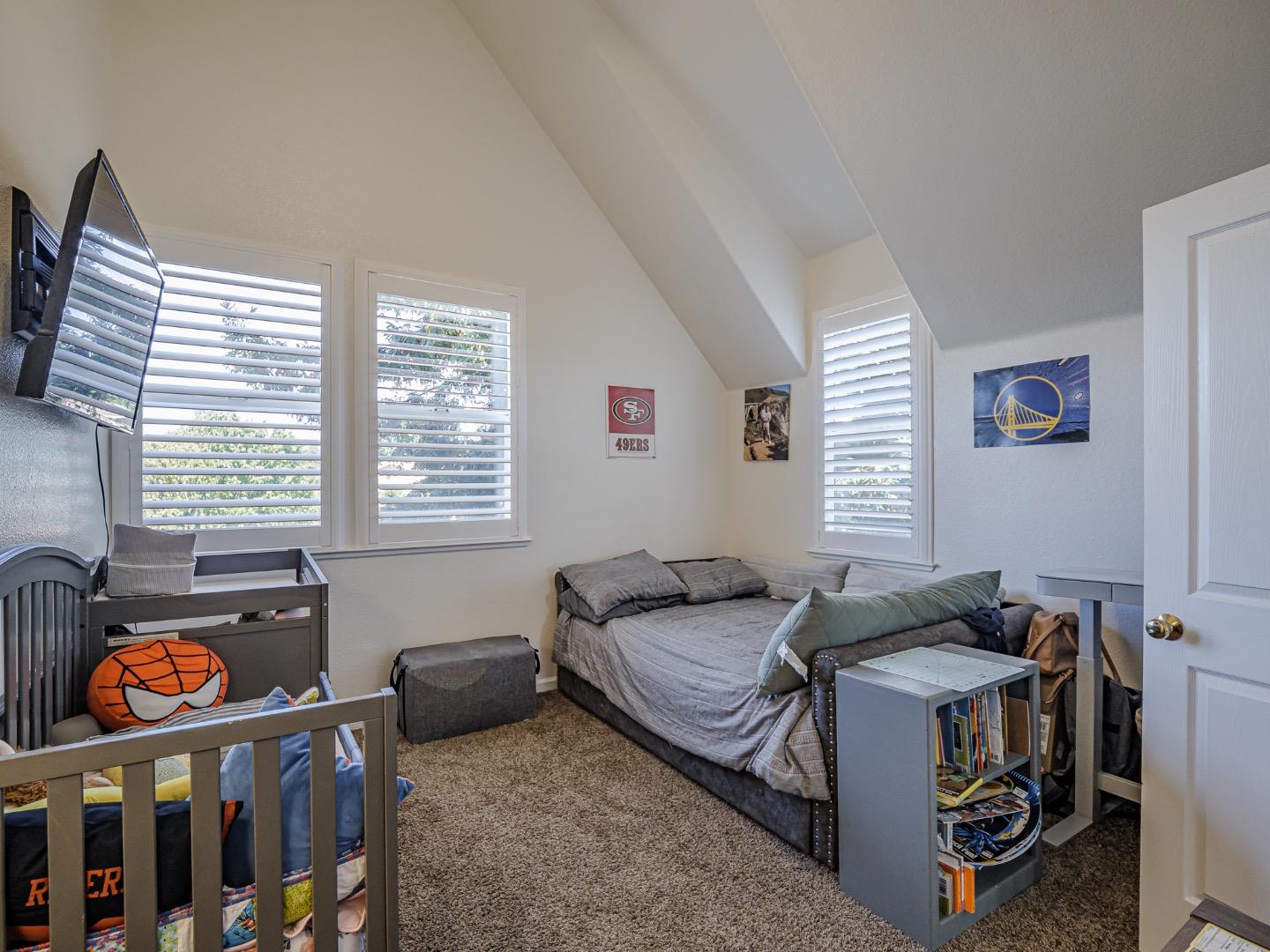 4 Holly Drive B