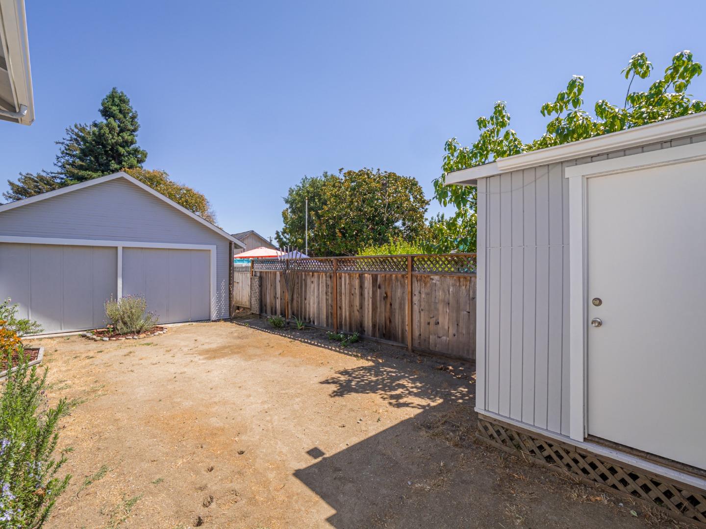 614 Poplar Avenue