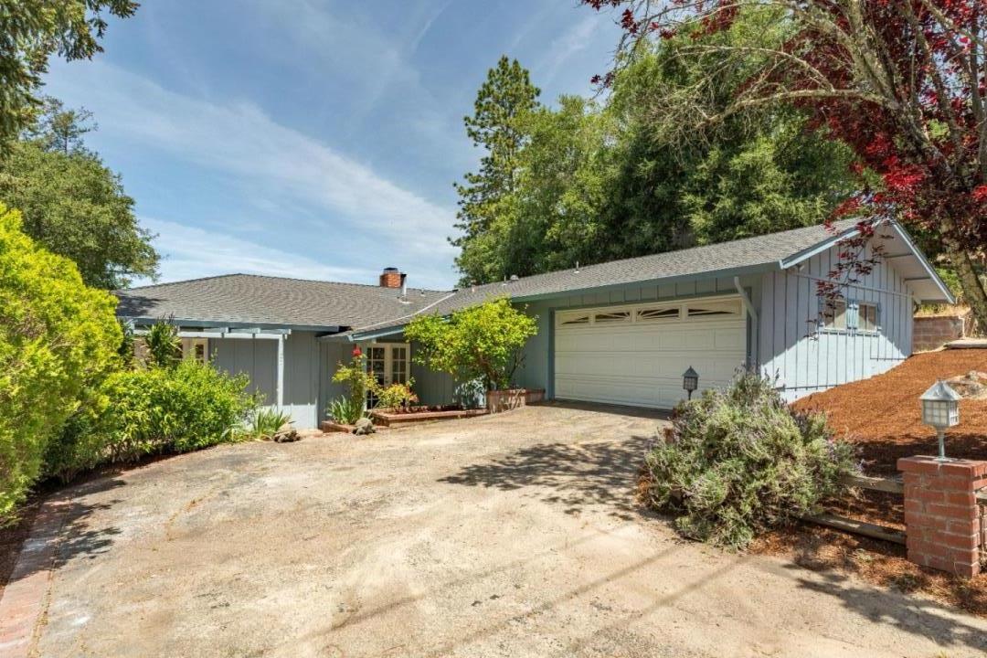 155 Stanford DR