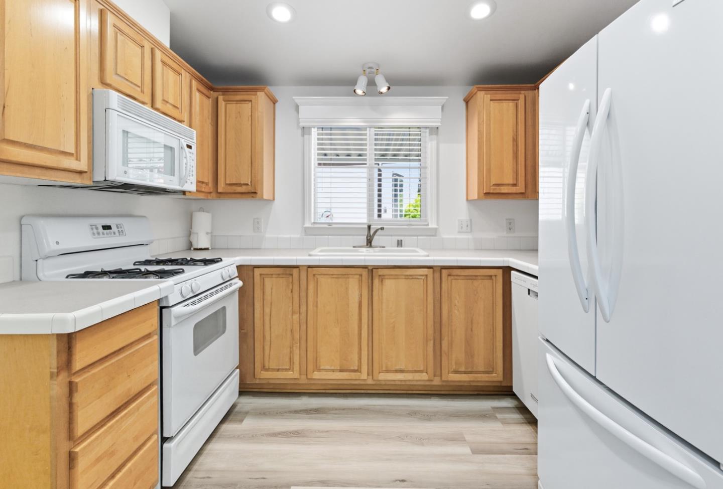 6011 Scotts Valley Drive Unit: 15