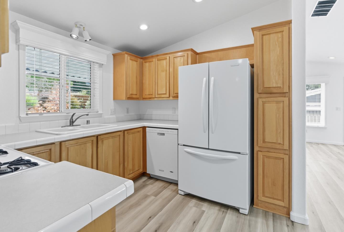 6011 Scotts Valley Drive Unit: 15