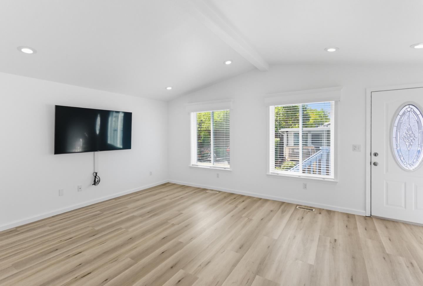 6011 Scotts Valley Drive Unit: 15
